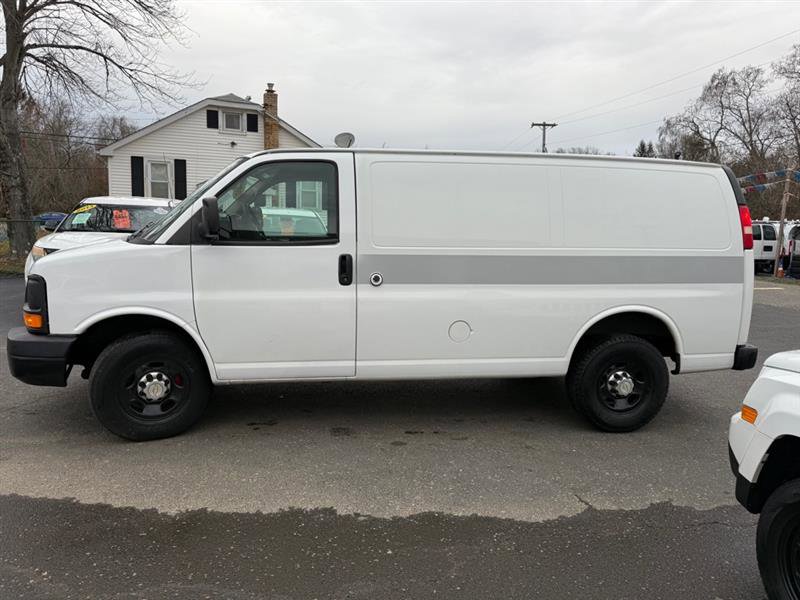 Used 2011 Chevrolet Express 2500 image 9
