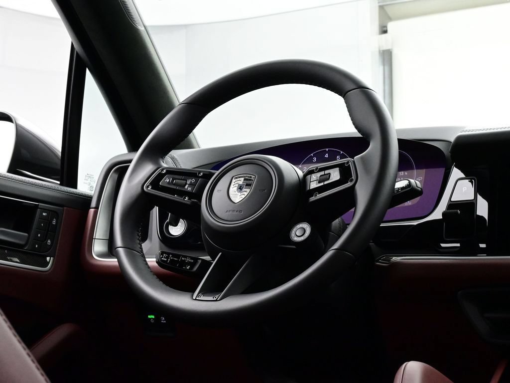 New 2025 Porsche Cayenne Turbo AWD/4WD image 21
