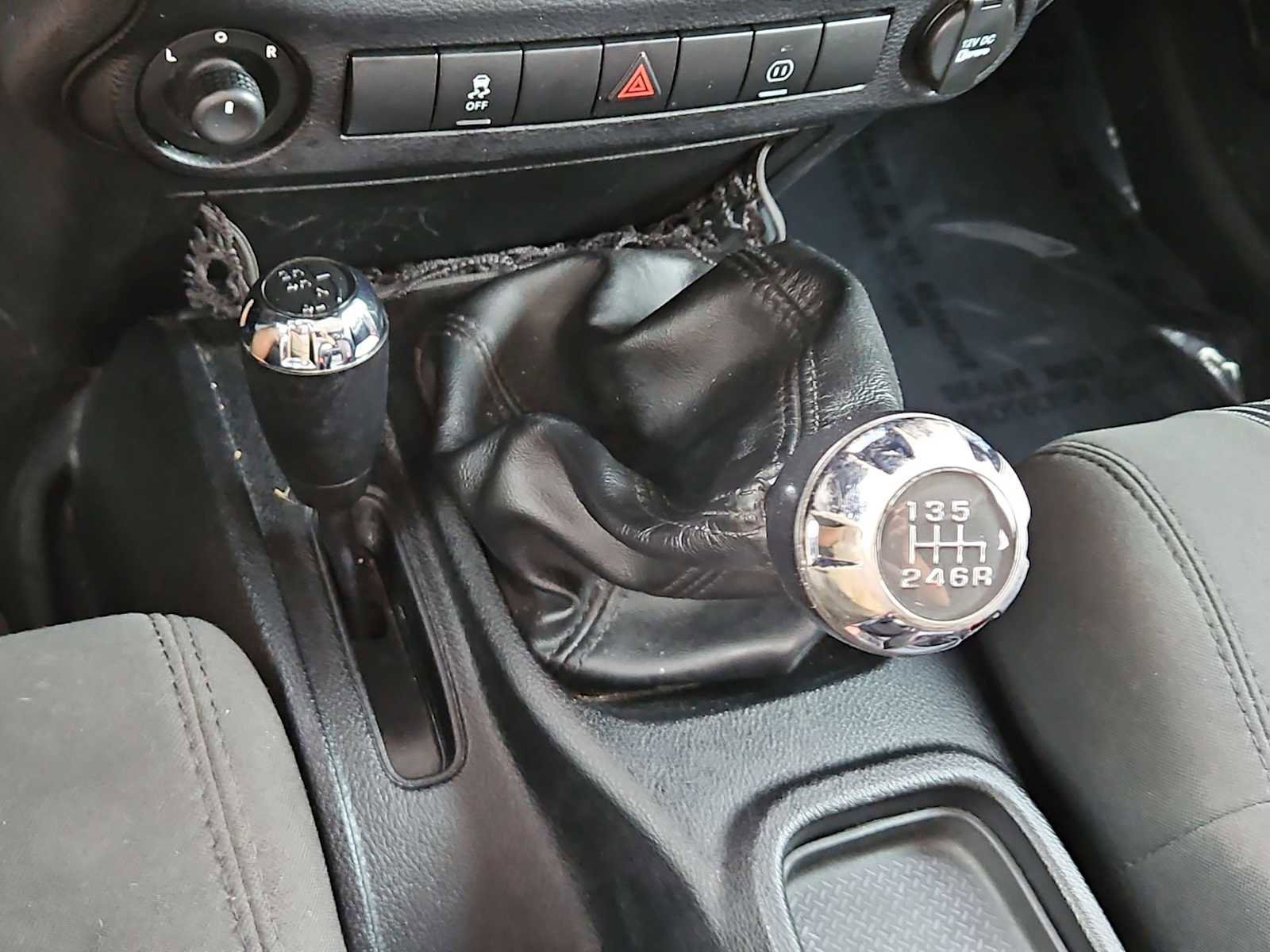 Used 2012 Jeep Wrangler Rubicon w/ Dual Top Group image 29