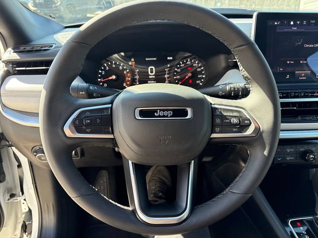 Used 2025 Jeep Compass Limited AWD/4WD image 26