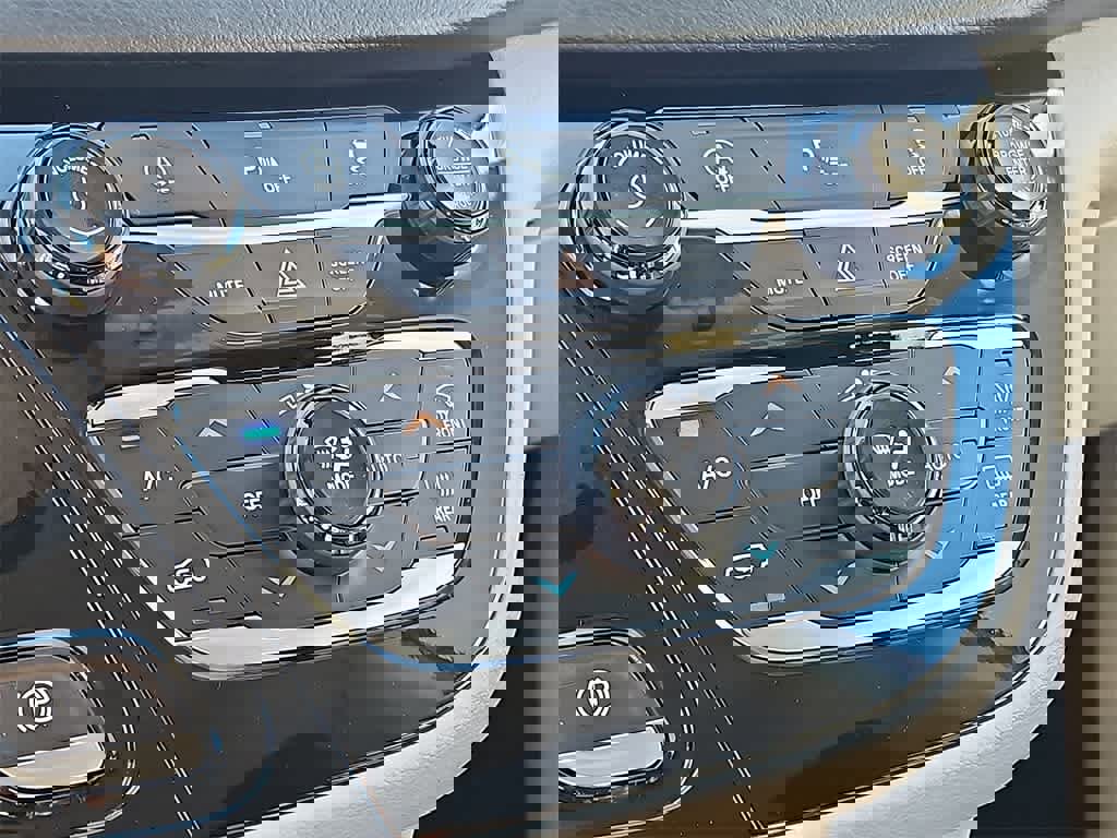 Used 2019 Chrysler Pacifica Touring-L image 14