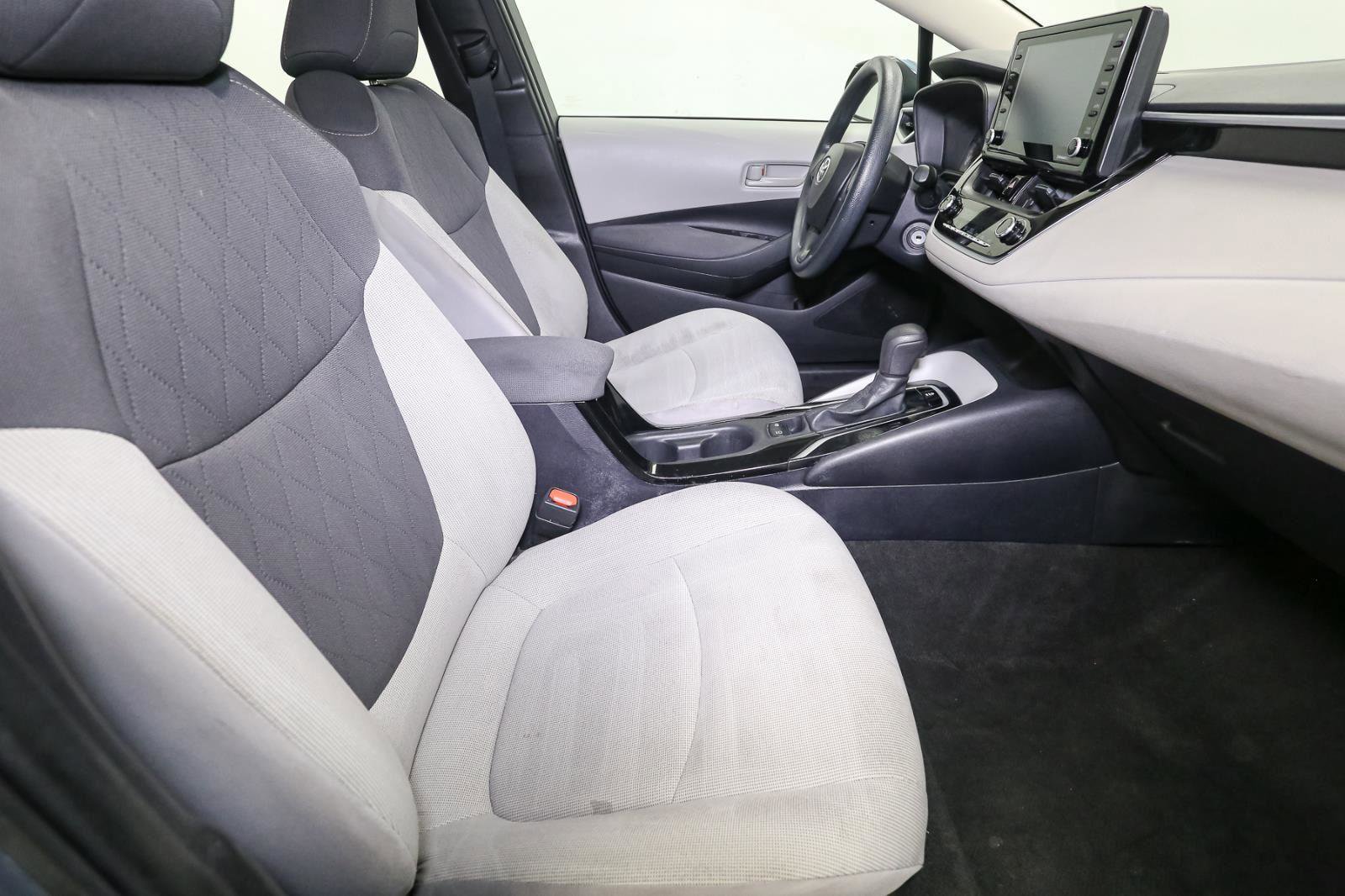 Used 2022 Toyota Corolla LE image 17