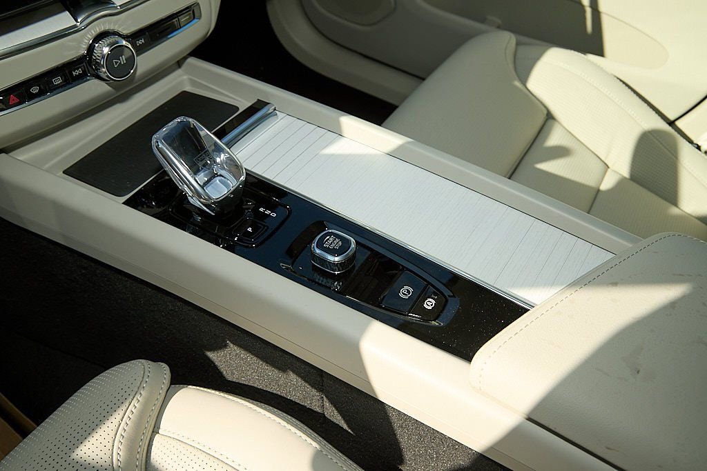 New 2026 Volvo XC60 B5 Ultra w/ Protection Package Premier image 17