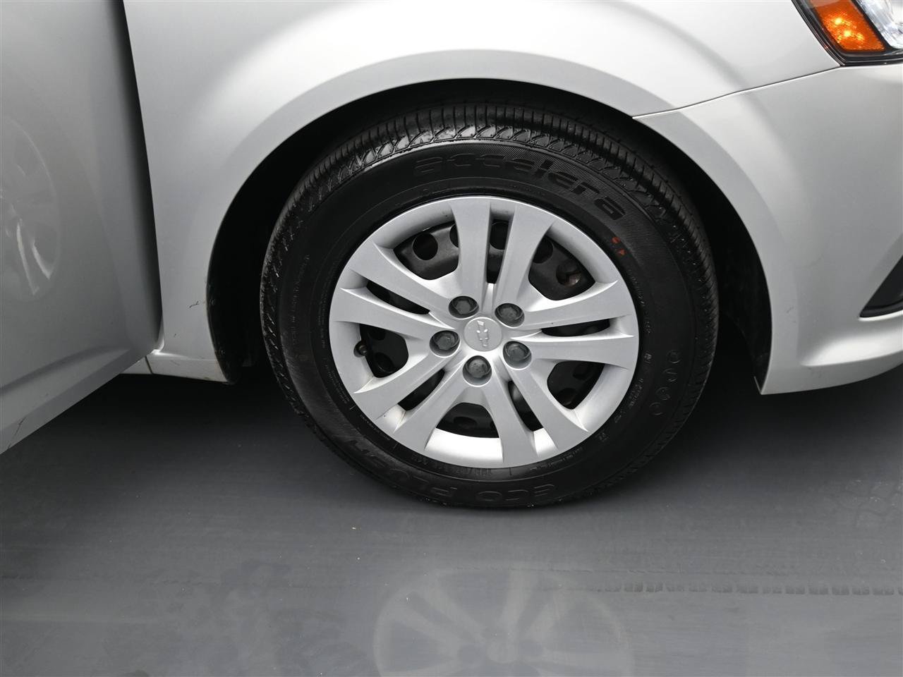 Used 2020 Chevrolet Sonic LT FWD image 18