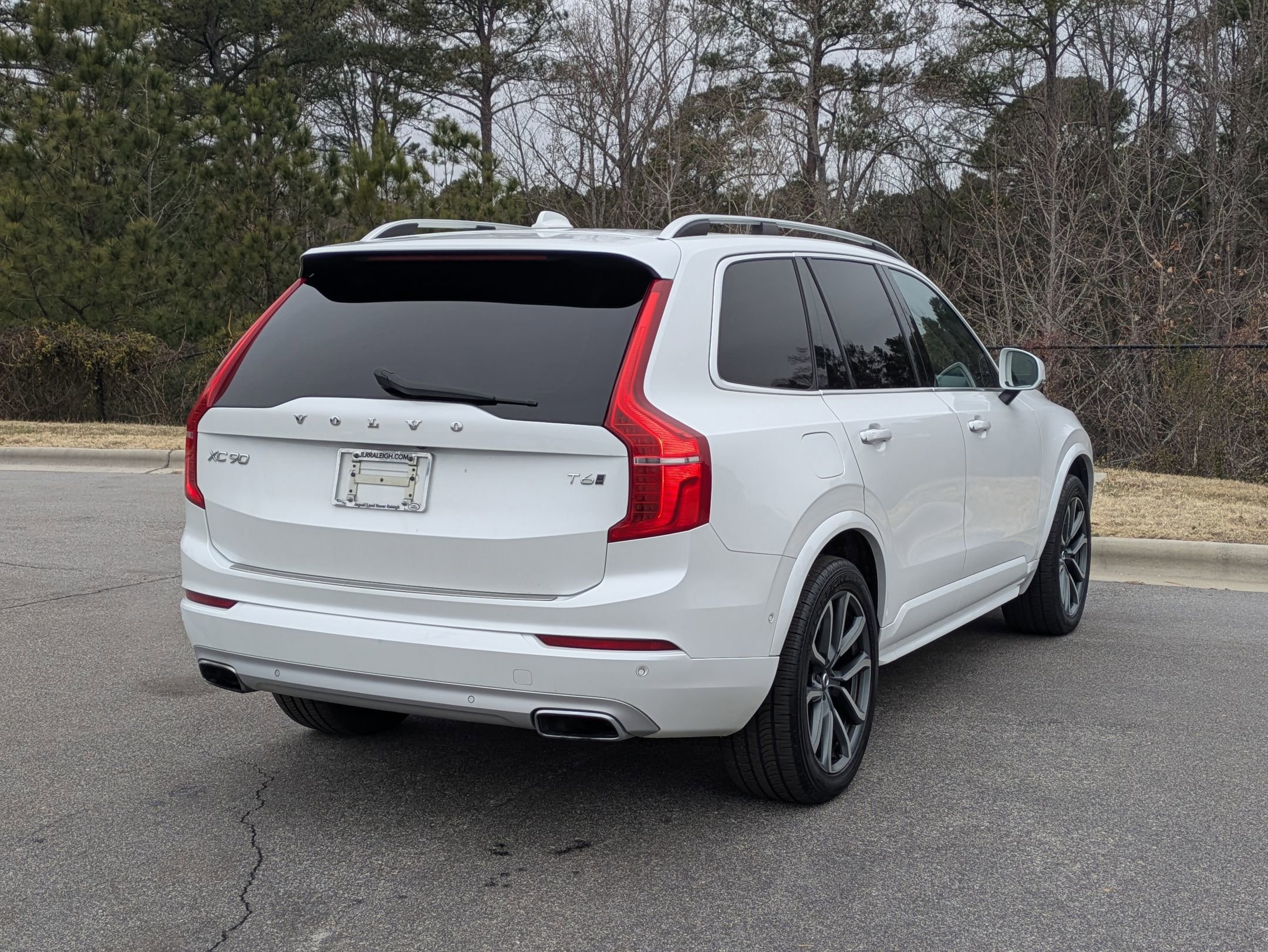 Used 2018 Volvo XC90 T6 Momentum w/ Convenience Package image 5