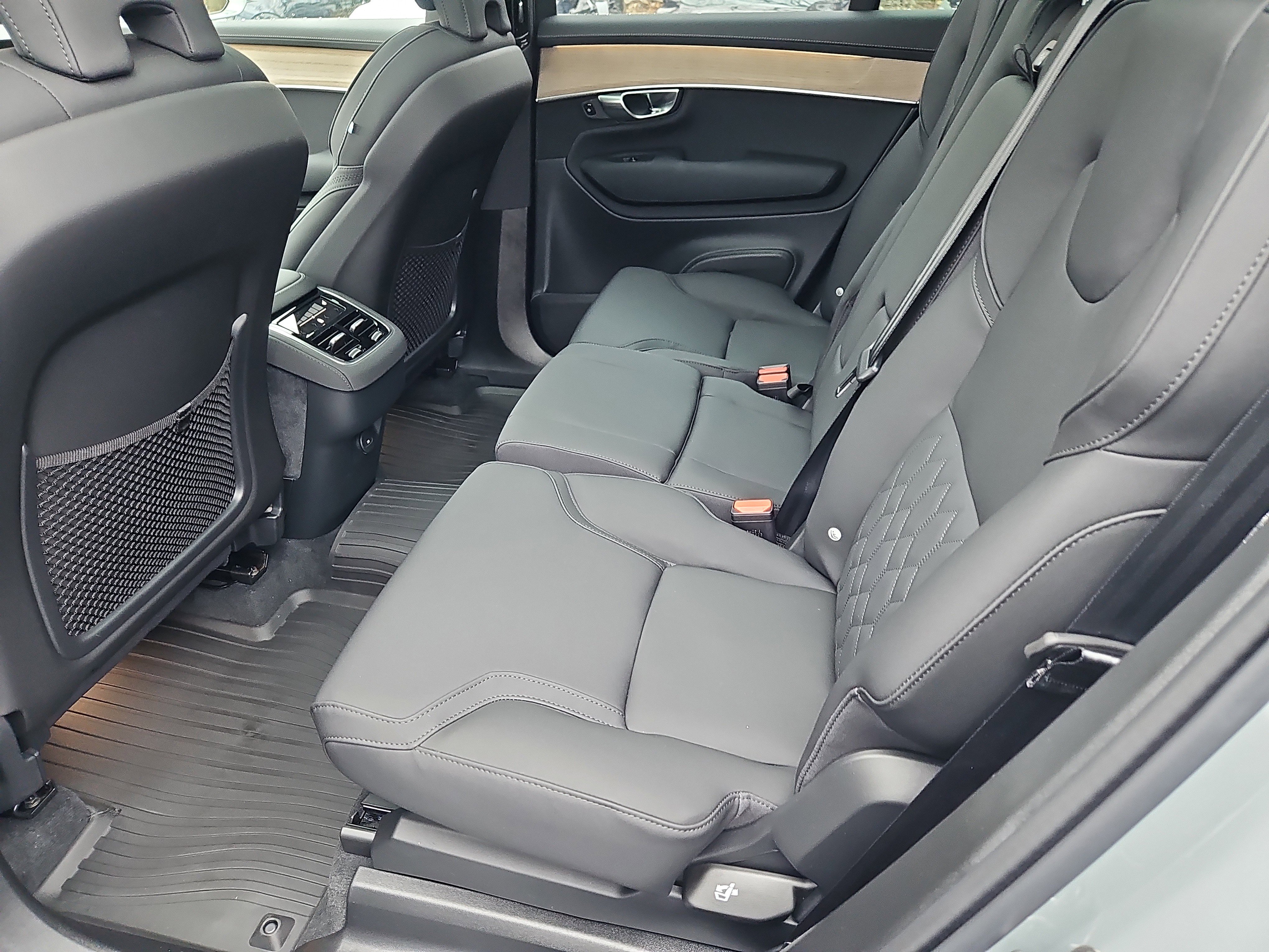 New 2026 Volvo XC90 B6 Plus w/ Protection Package Premier image 21