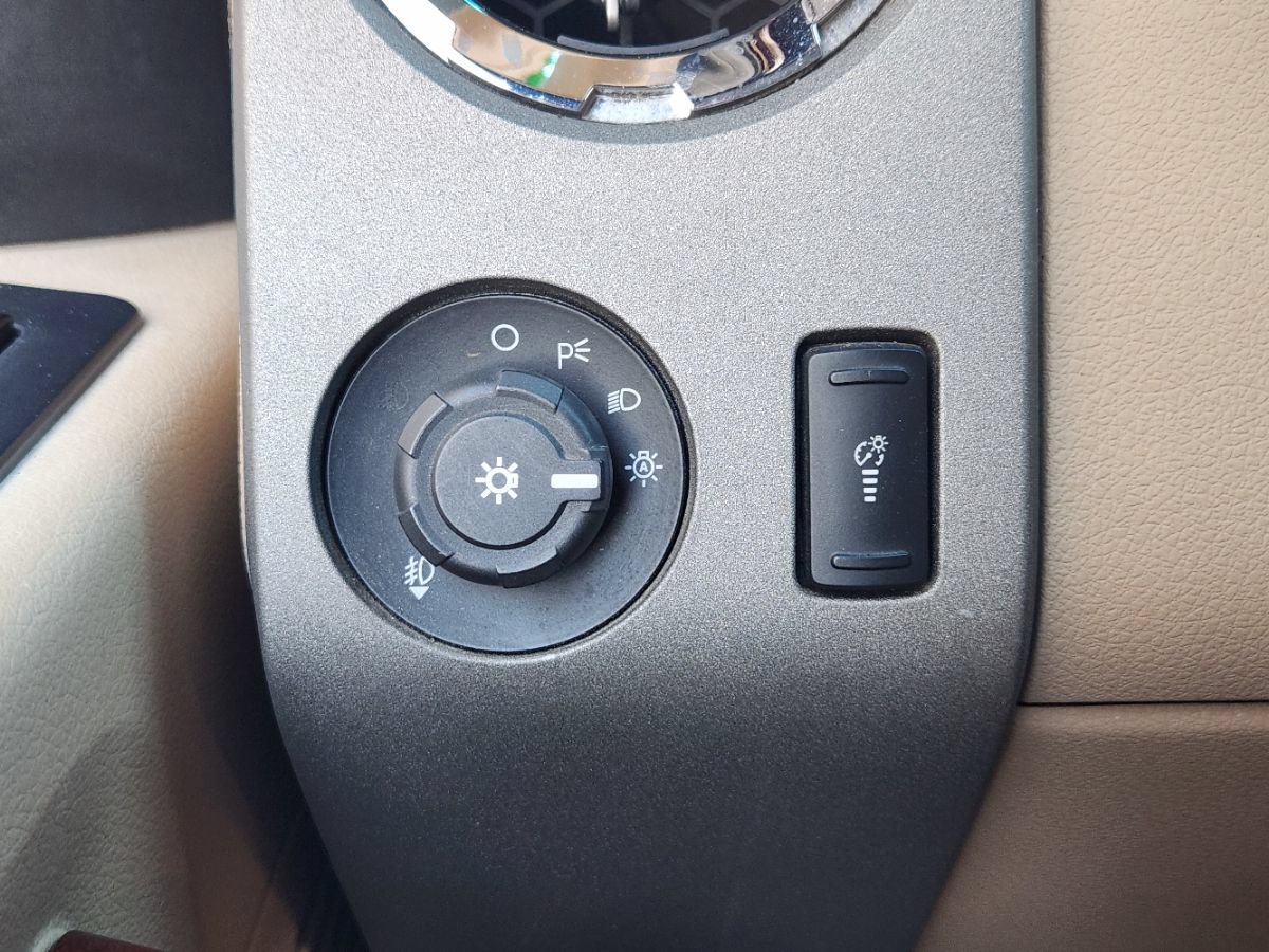 Used 2011 Ford F250 King Ranch w/ King Ranch w/Chrome Pkg AWD/4WD image 45