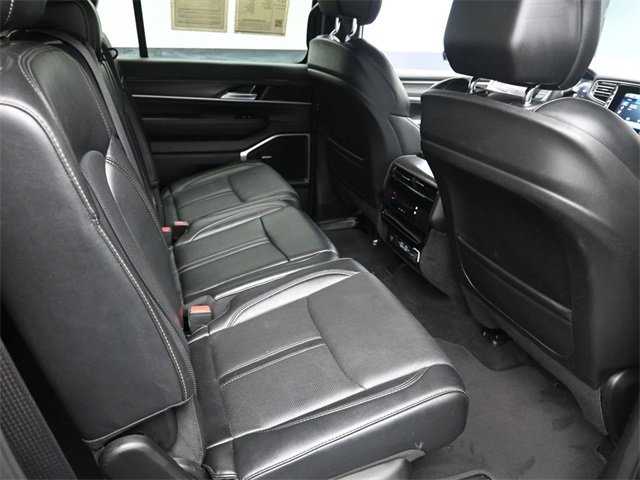 Used 2023 Jeep Wagoneer L Series II image 28