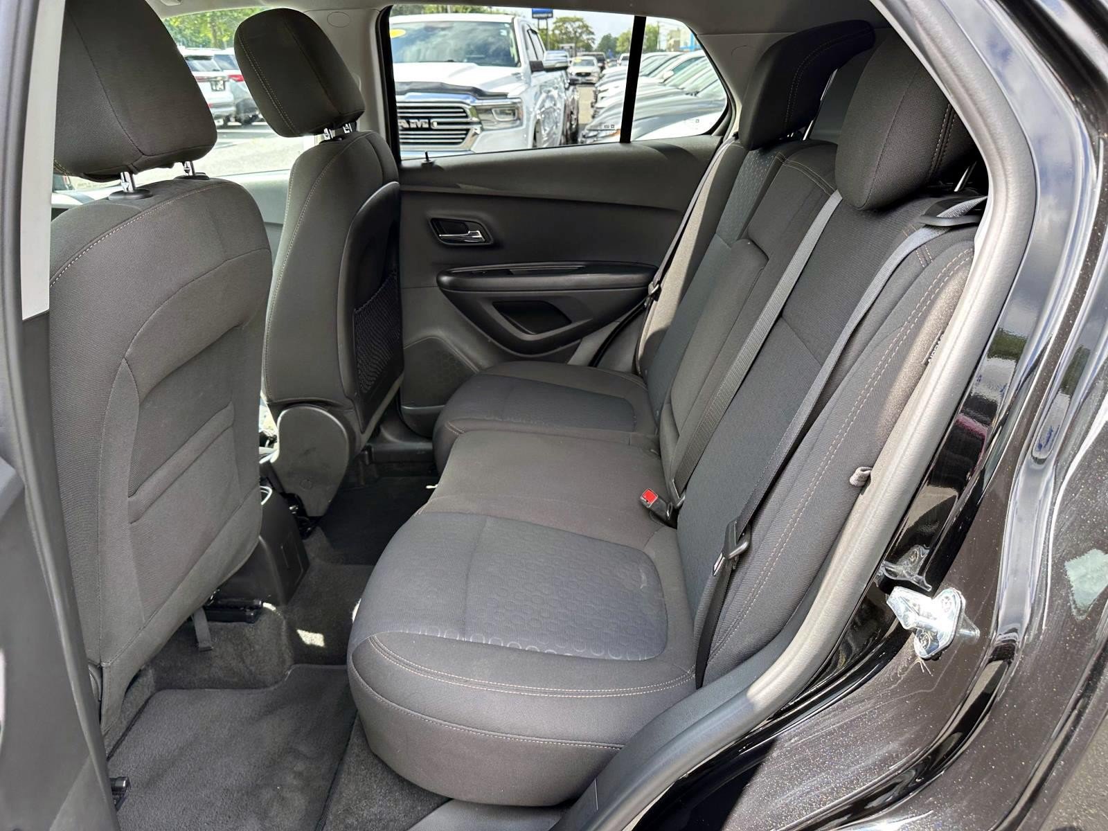 Used 2020 Chevrolet Trax LS w/ Tint and Cruise Package FWD image 12