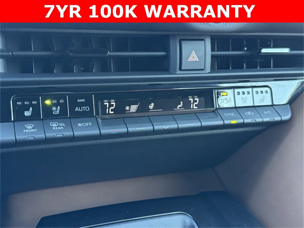 Certified 2025 Toyota Crown Signia image 11