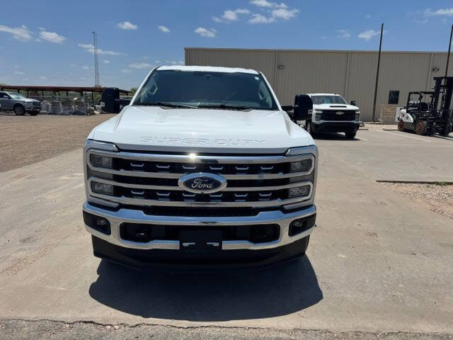 Used 2025 Ford F250 Lariat w/ FX4 Off-Road Package AWD/4WD image 2
