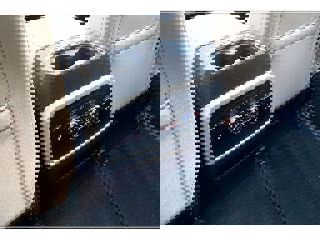 Used 2024 Ford Expedition Limited image 26