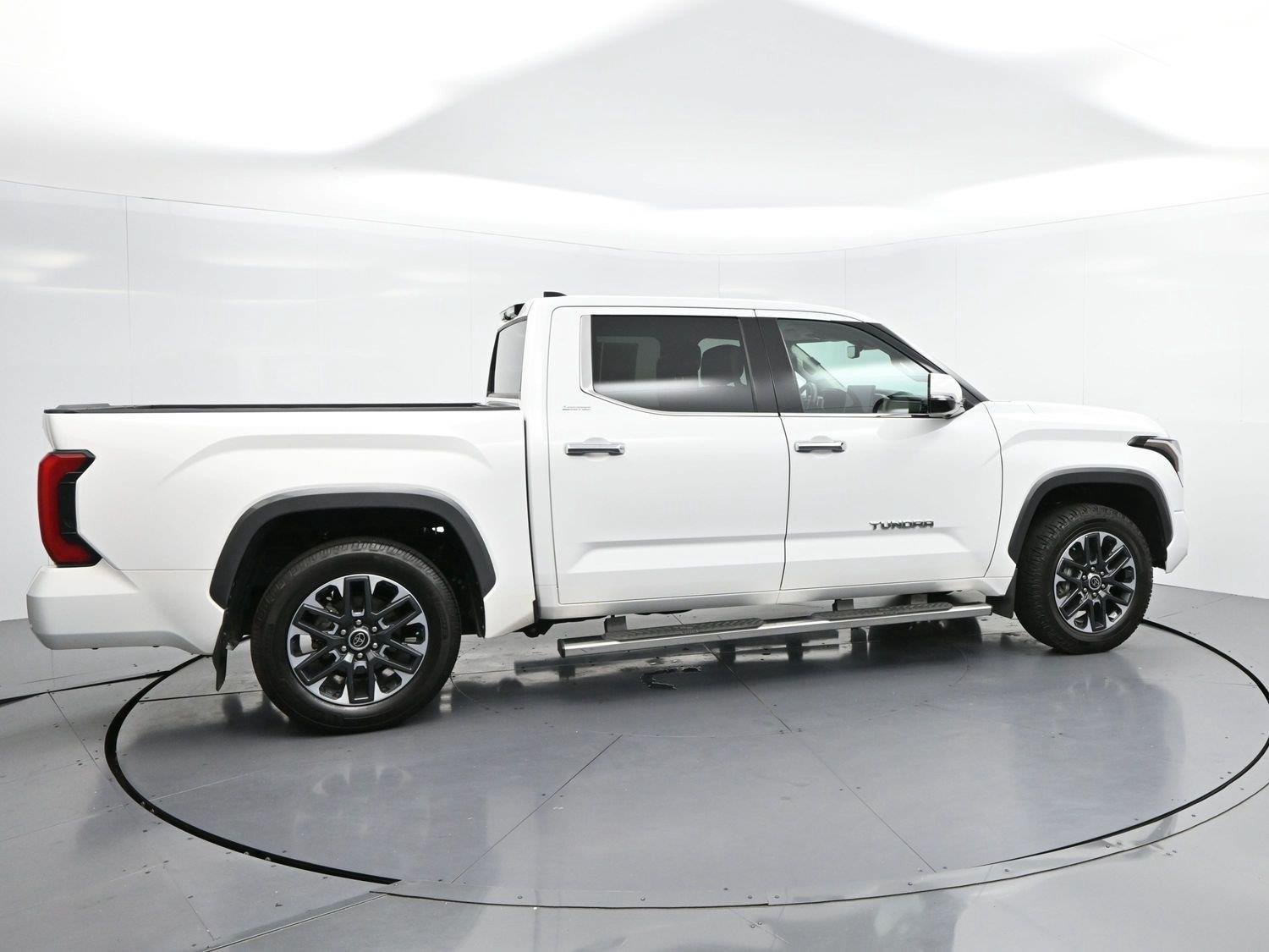 Used 2023 Toyota Tundra Limited AWD/4WD image 8