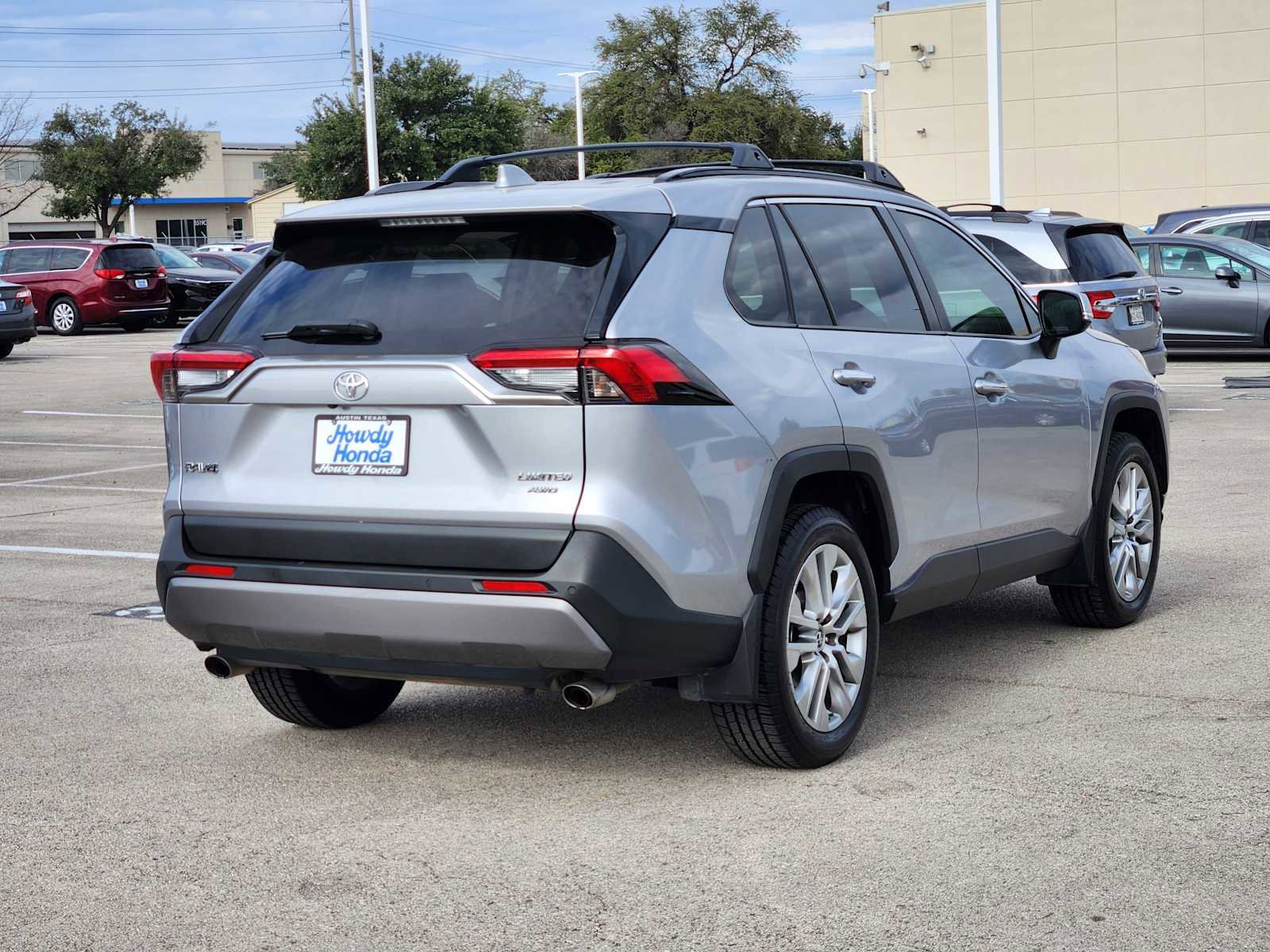 Used 2019 Toyota RAV4 Limited image 6