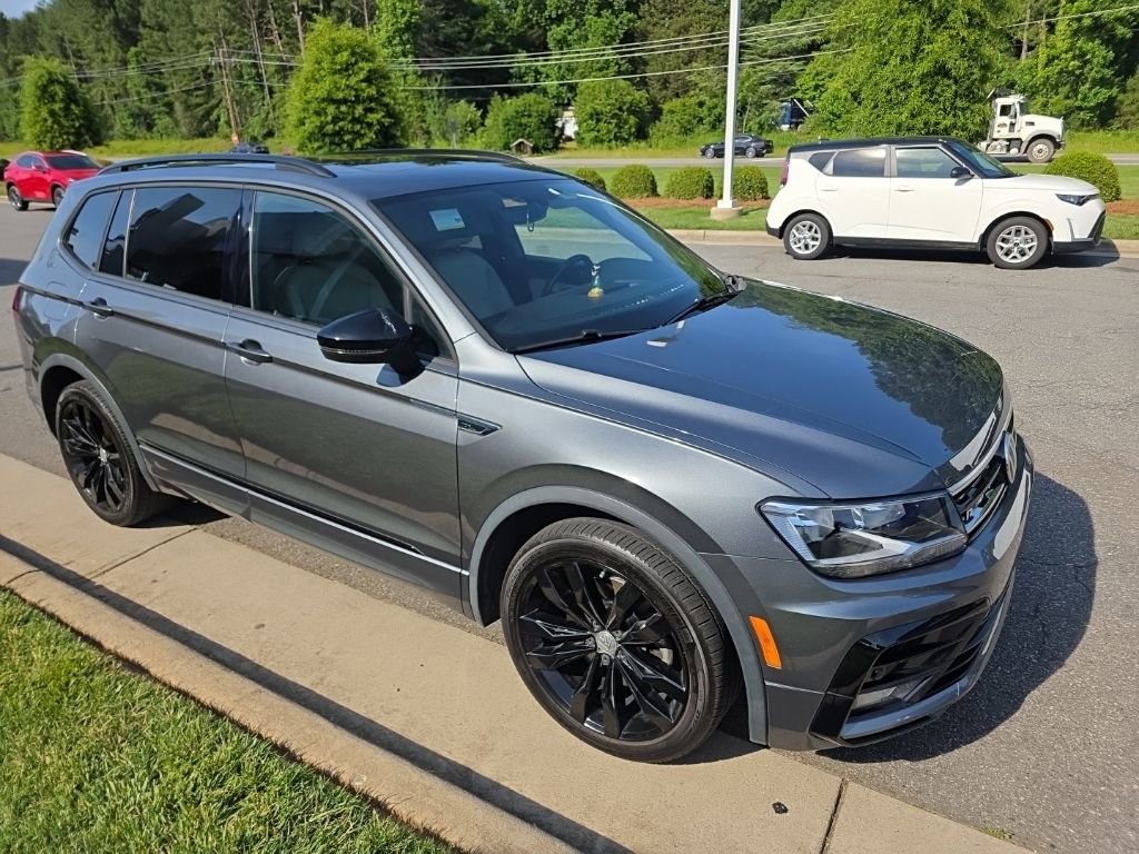 Used 2020 Volkswagen Tiguan SE R-Line w/ 3rd Row Seat Package AWD/4WD image 8