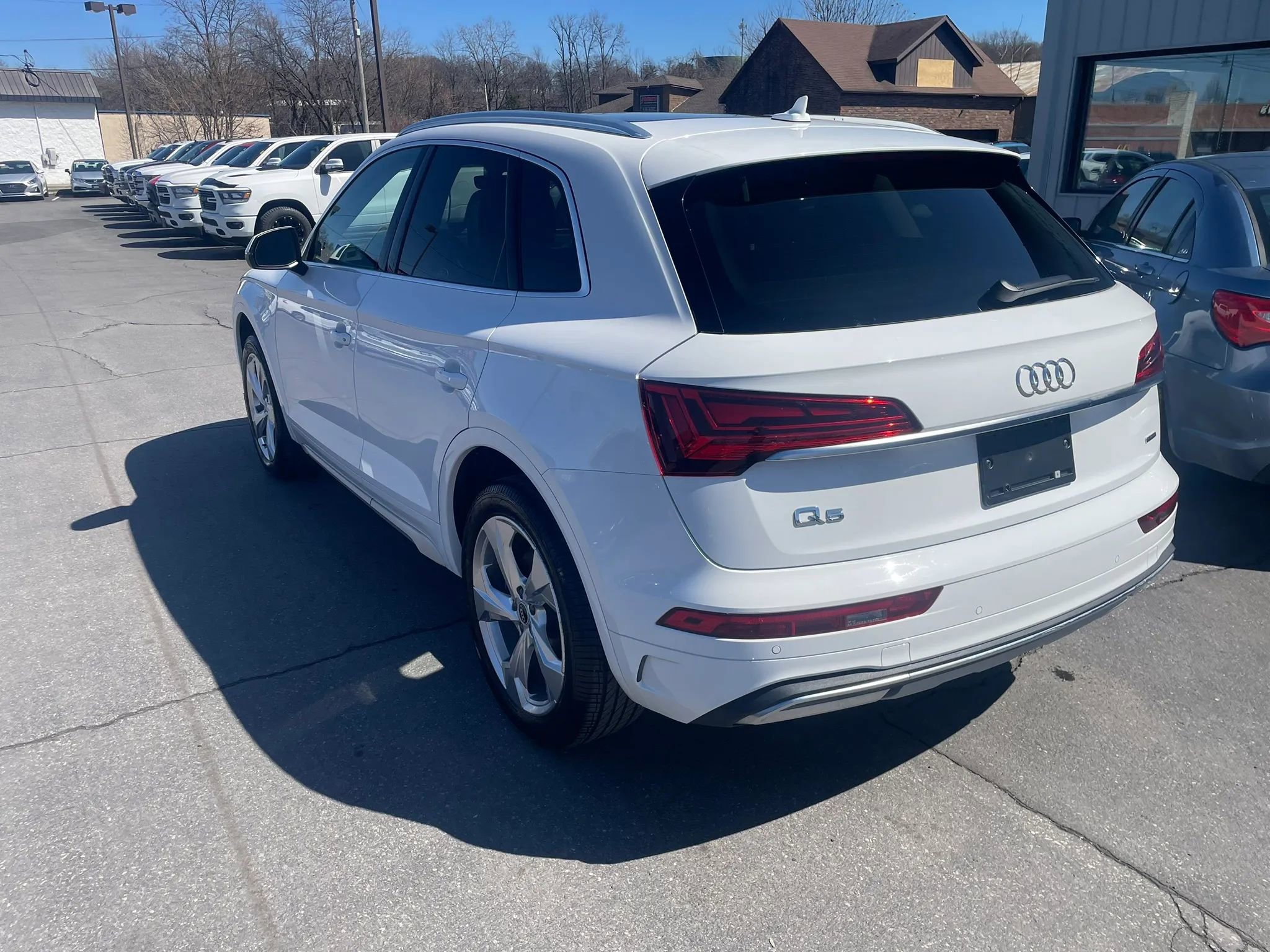 Used 2021 Audi Q5 2.0T Premium Plus w/ Premium Plus Package image 4