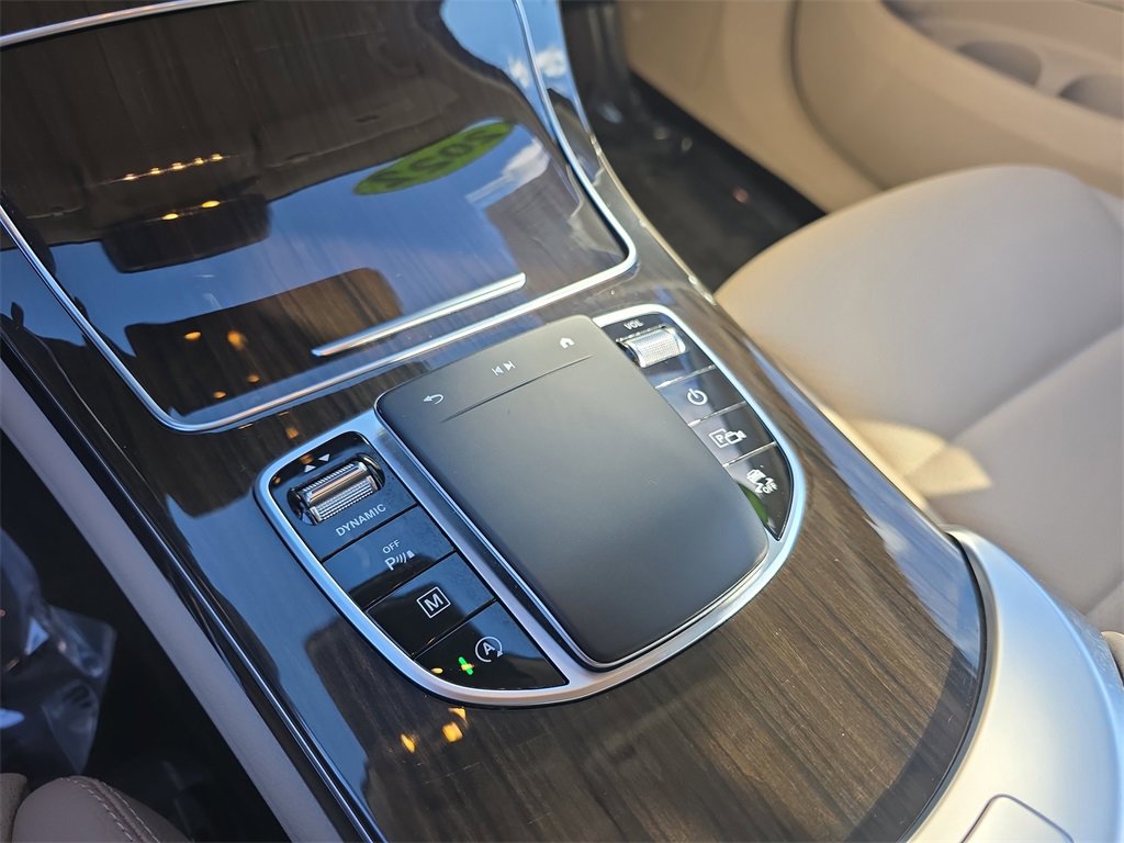 Used 2022 Mercedes-Benz GLC 300 image 24