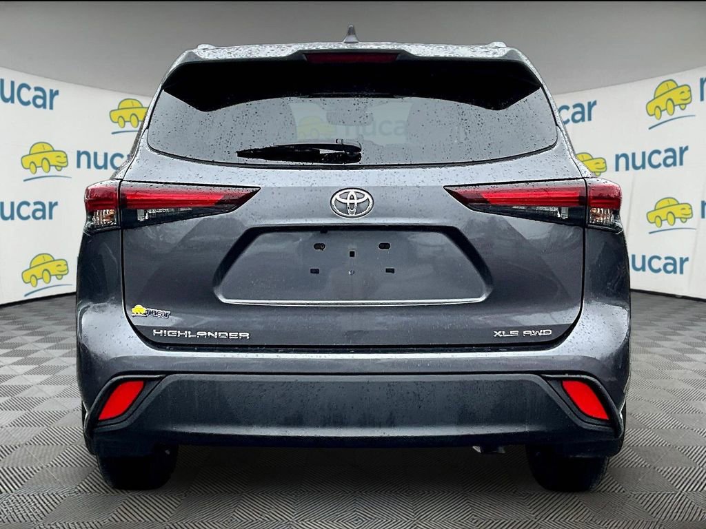 Used 2024 Toyota Highlander XLE AWD/4WD image 5