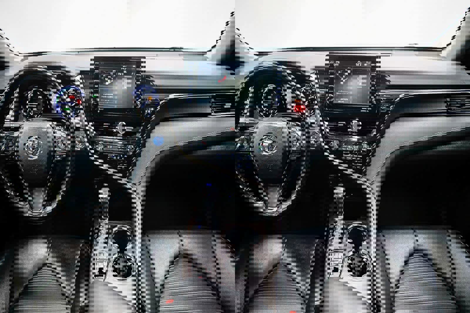 Used 2022 Toyota Camry SE image 12