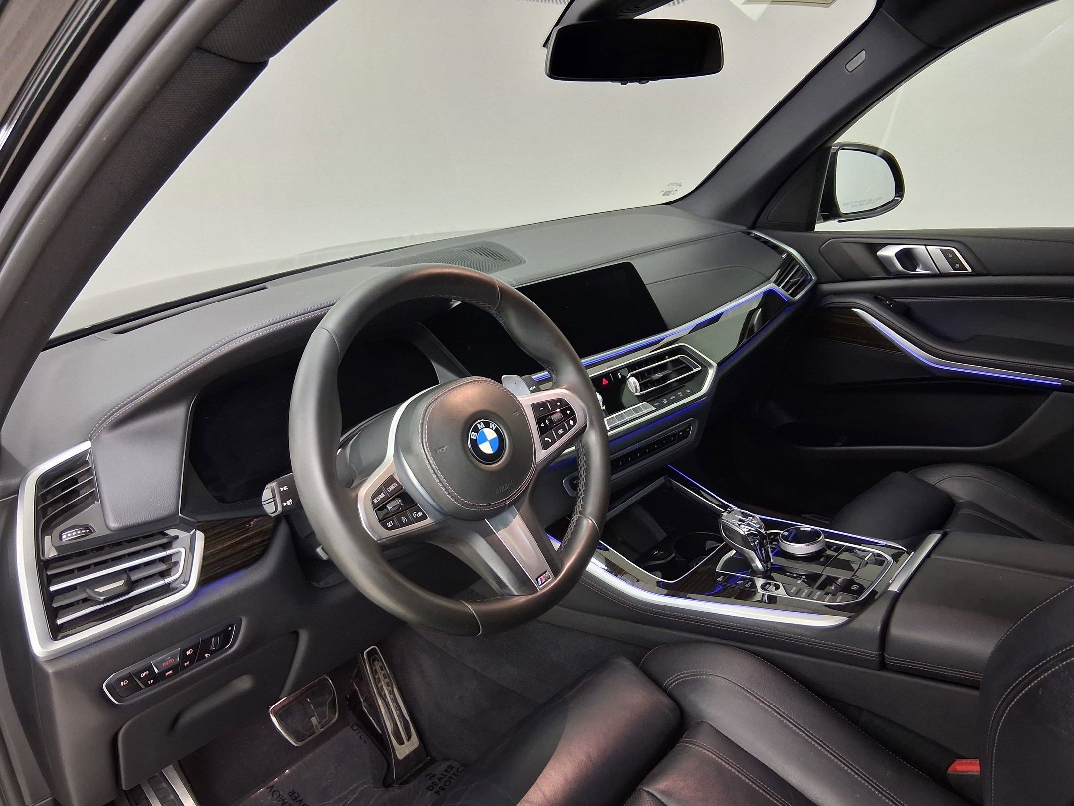 Used 2020 BMW X5 sDrive40i w/ M Sport Package RWD image 2