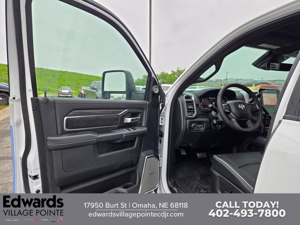 New 2026 RAM 3500 Laramie AWD/4WD image 10