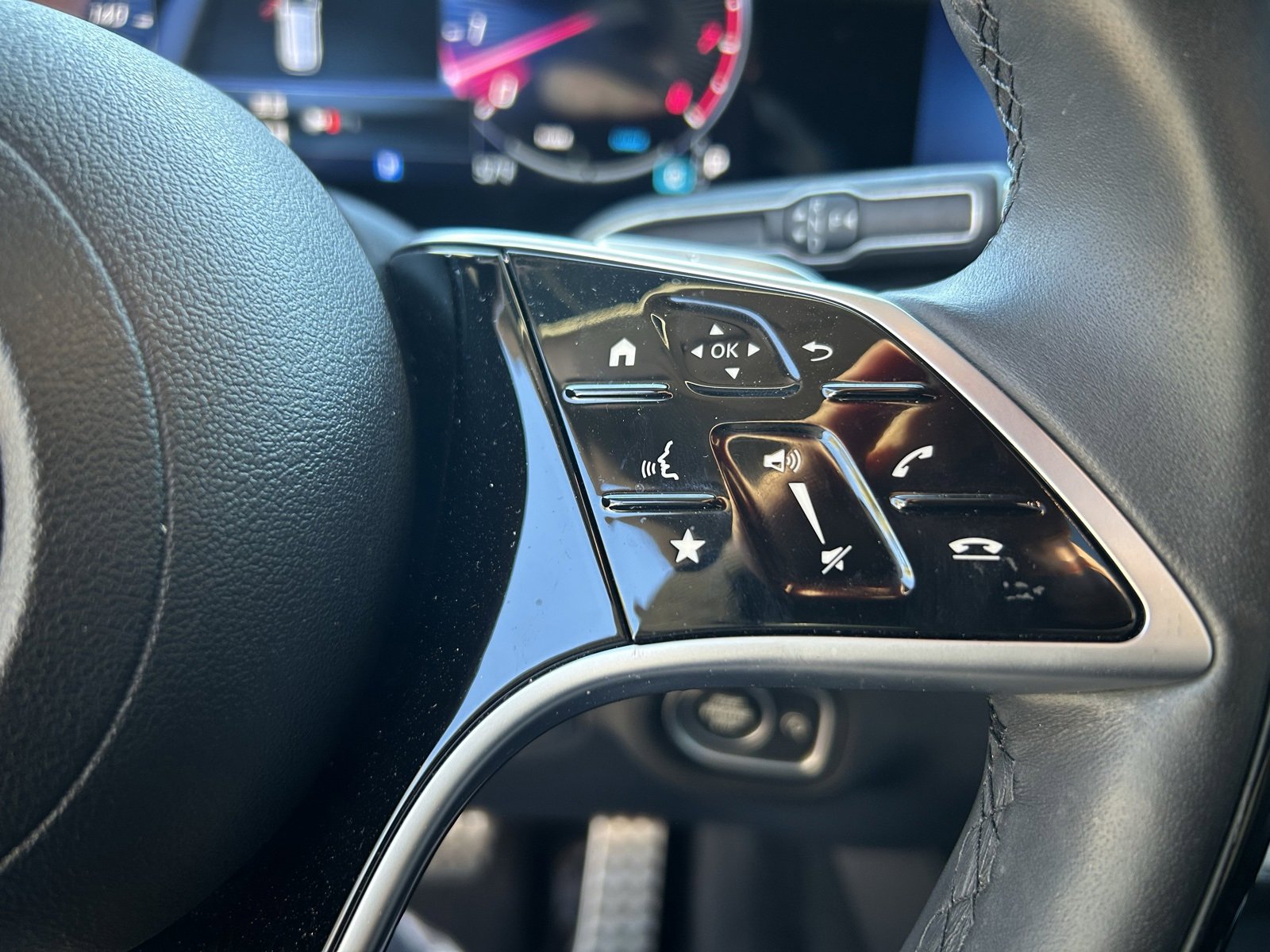 Used 2024 Mercedes-Benz GLS 450 4MATIC image 23