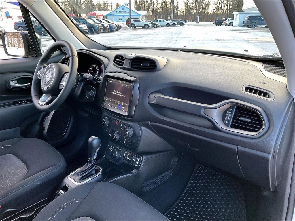 Used 2023 Jeep Renegade Latitude image 14