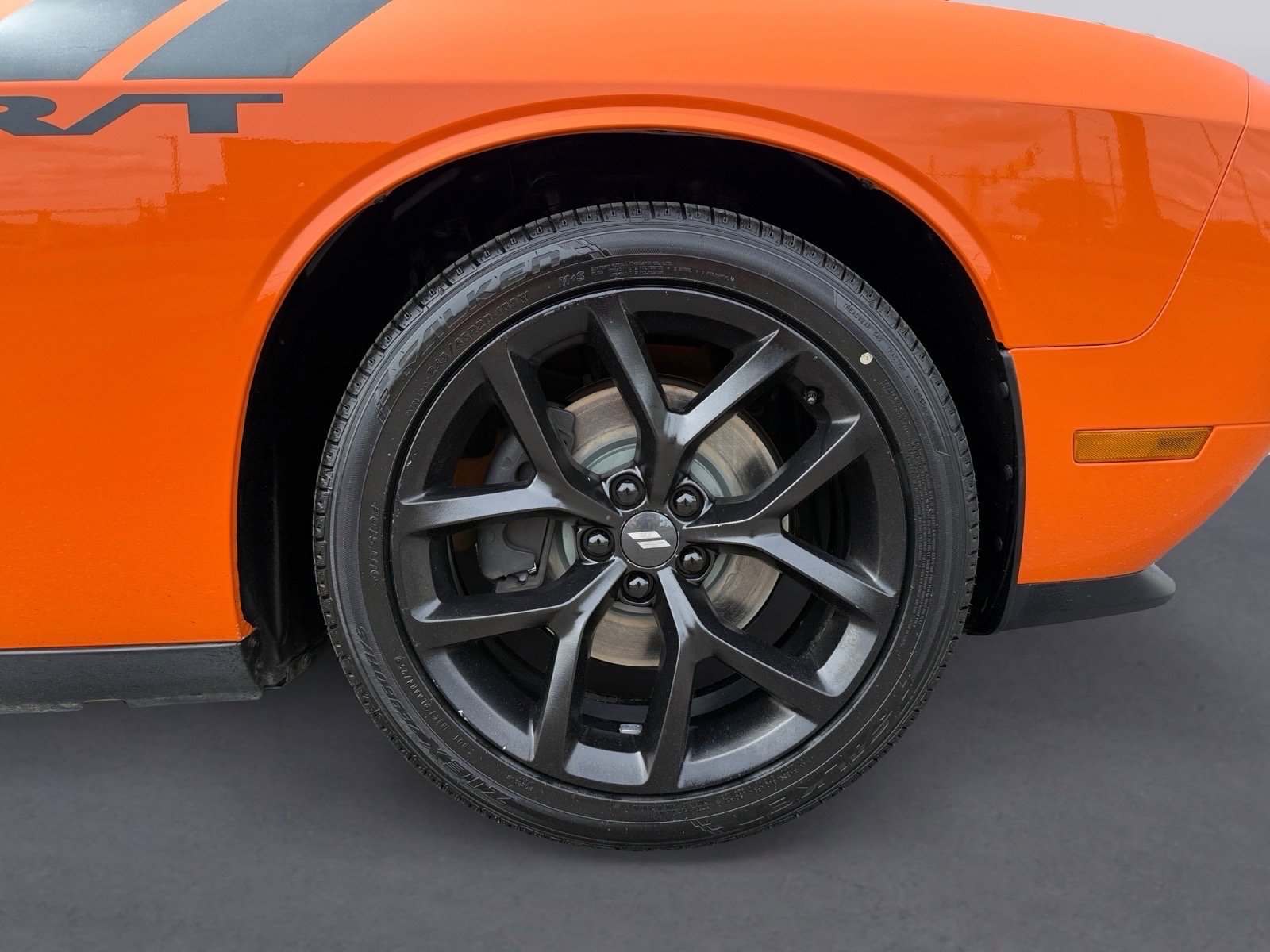 Used 2014 Dodge Challenger R/T Plus RWD image 9