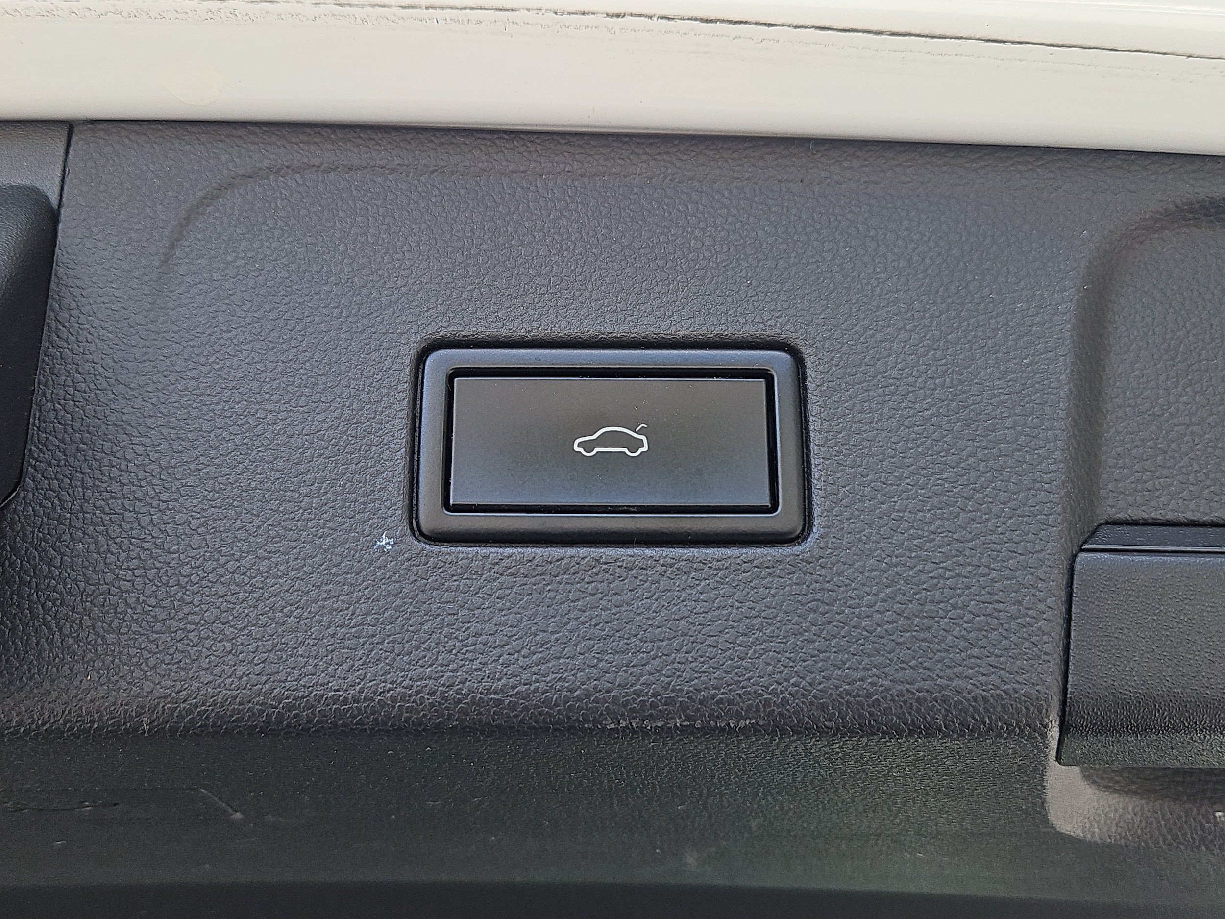 Used 2018 Volkswagen Atlas SEL Premium AWD/4WD image 17