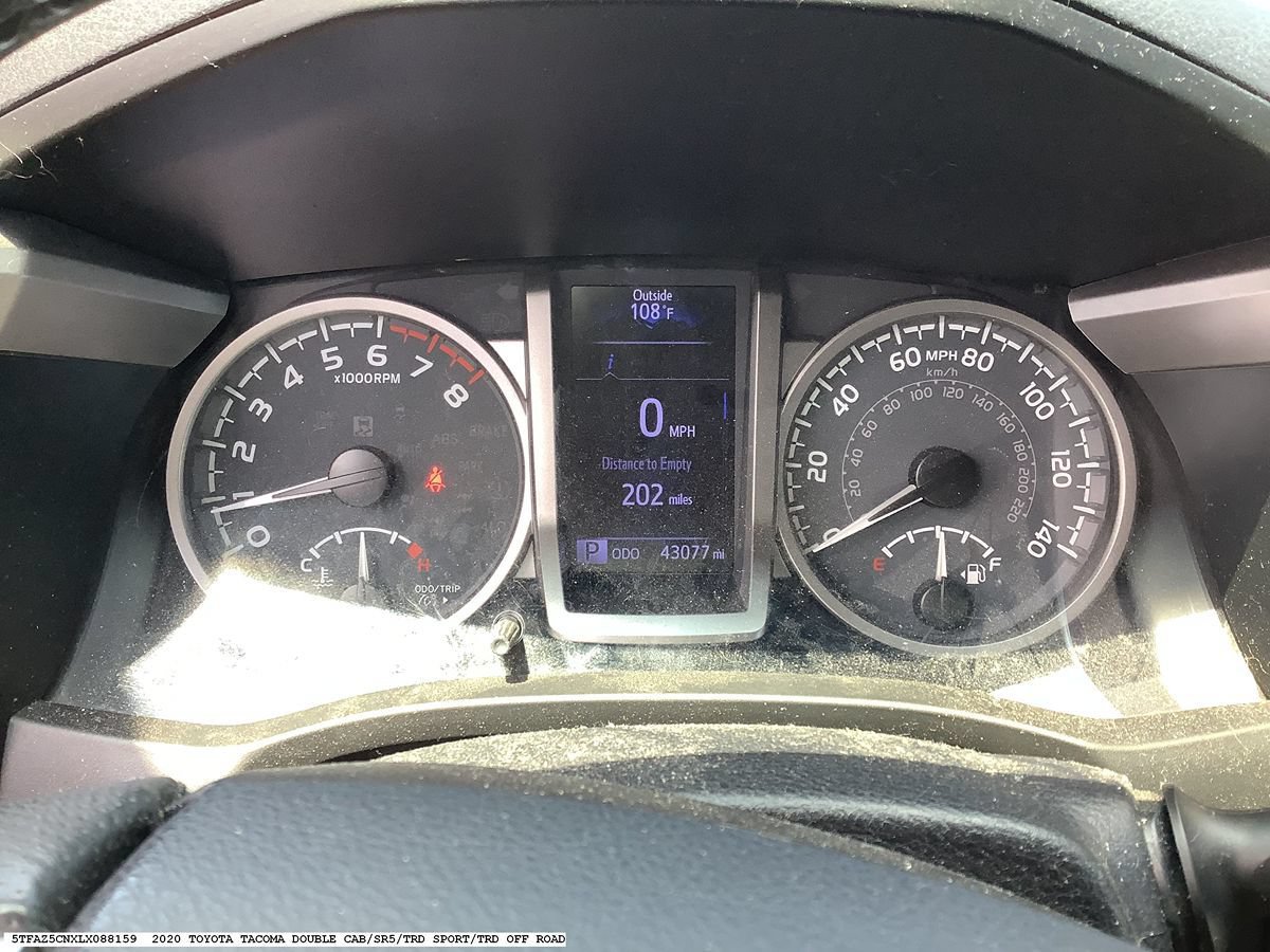 Used 2020 Toyota Tacoma SR5 RWD image 13