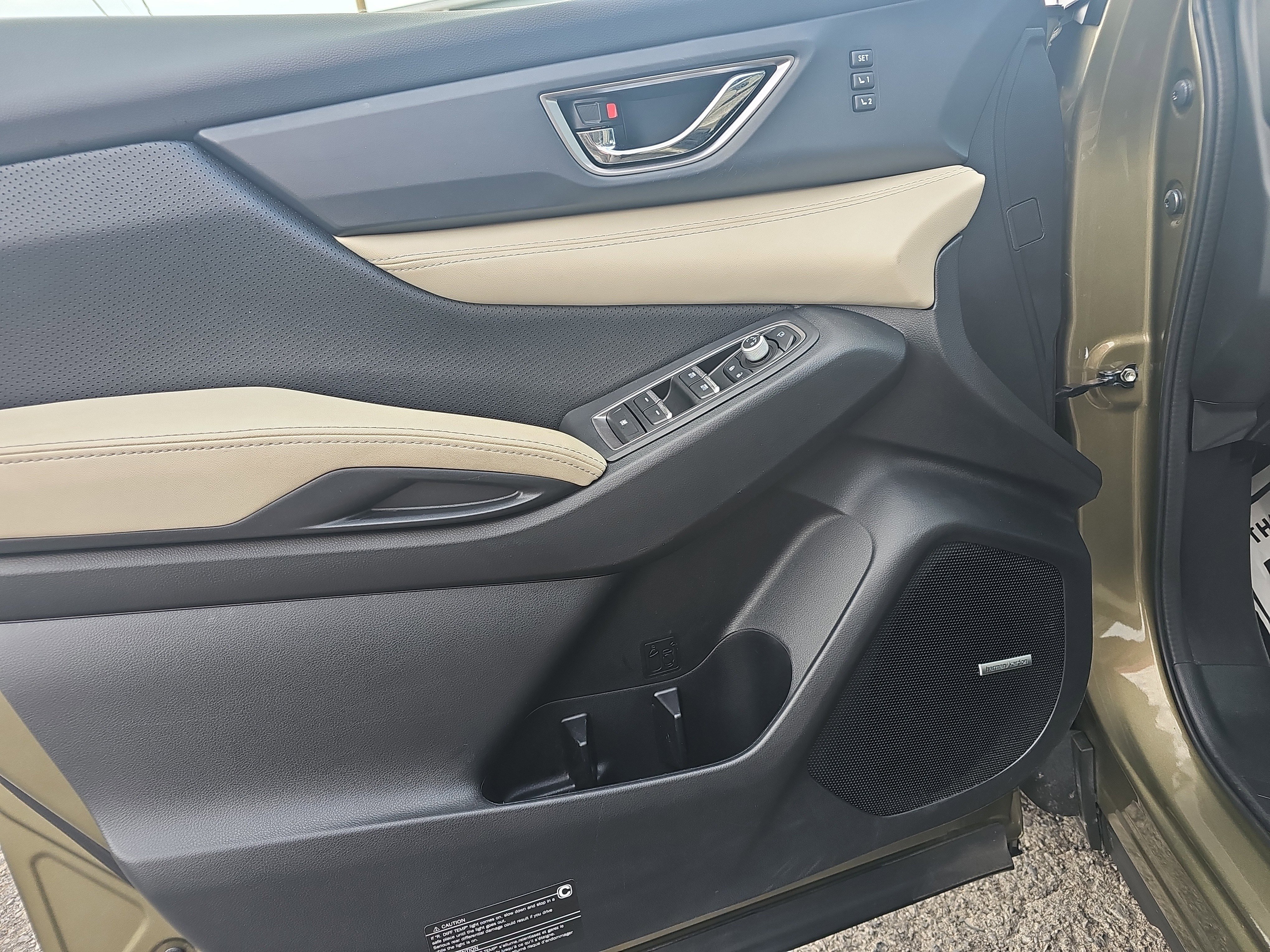 Used 2023 Subaru Ascent Limited w/ Technology Package image 17