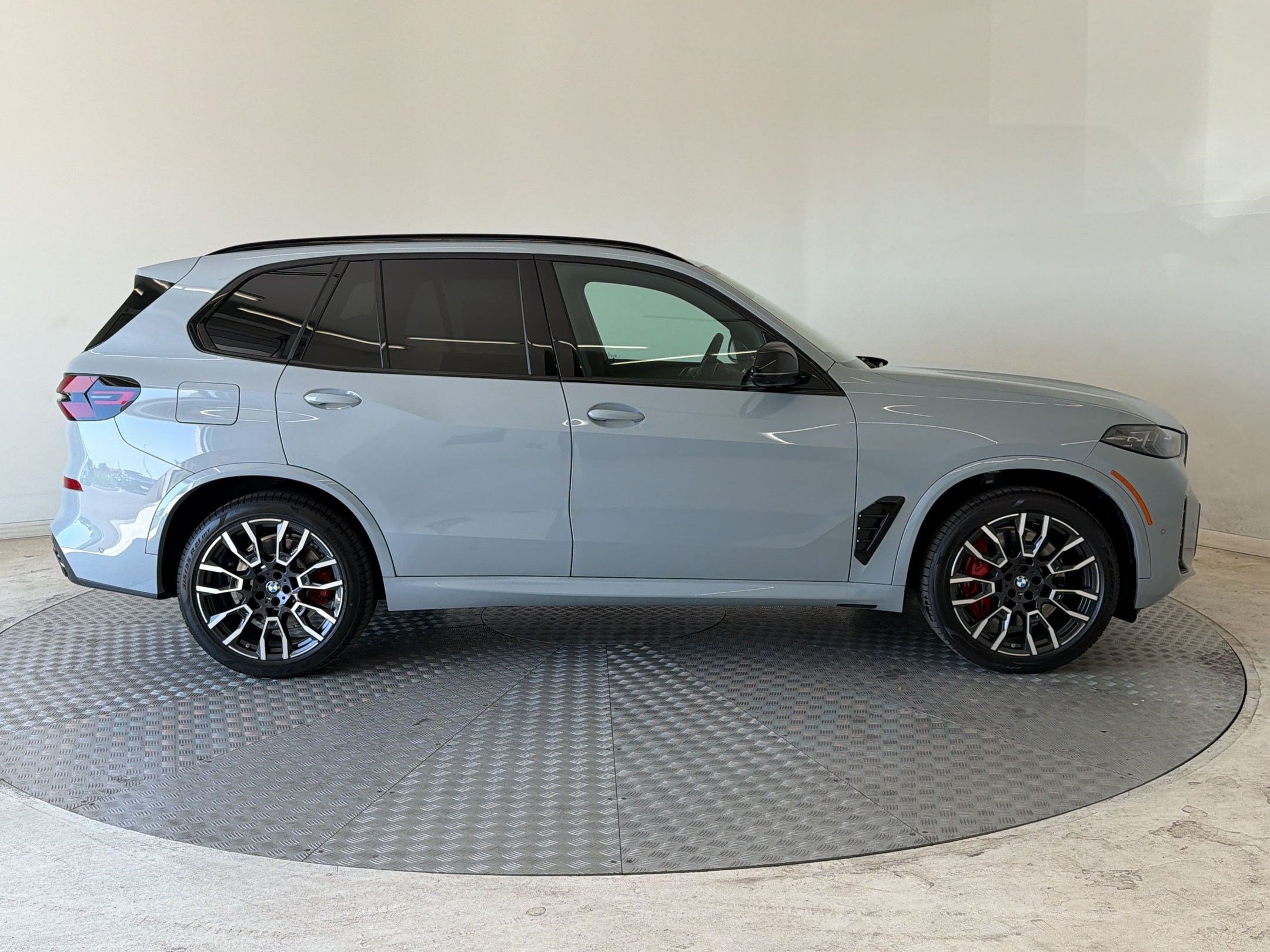 New 2026 BMW X5 M60i w/ Executive Package AWD/4WD image 8