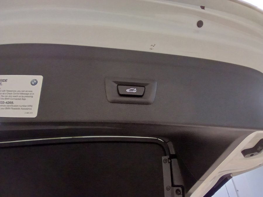 Used 2023 BMW iX xDrive50 w/ Sport Package image 22