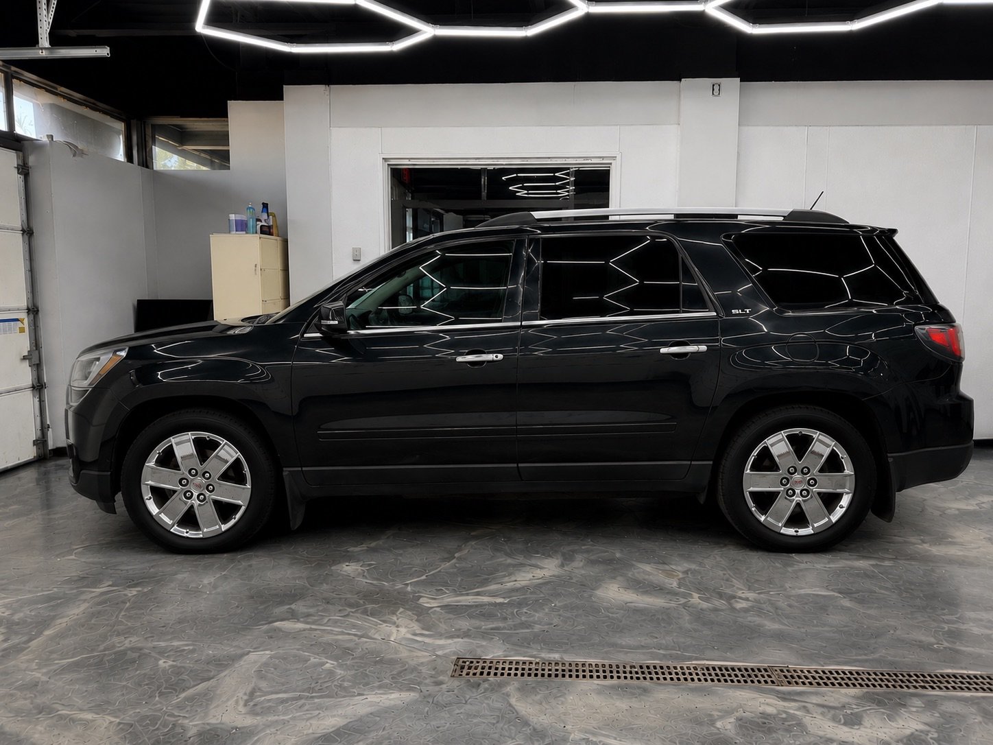 Used 2017 GMC Acadia Limited SLT AWD/4WD image 5