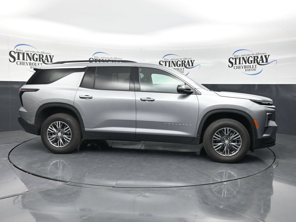 Used 2026 Chevrolet Traverse LT FWD image 10