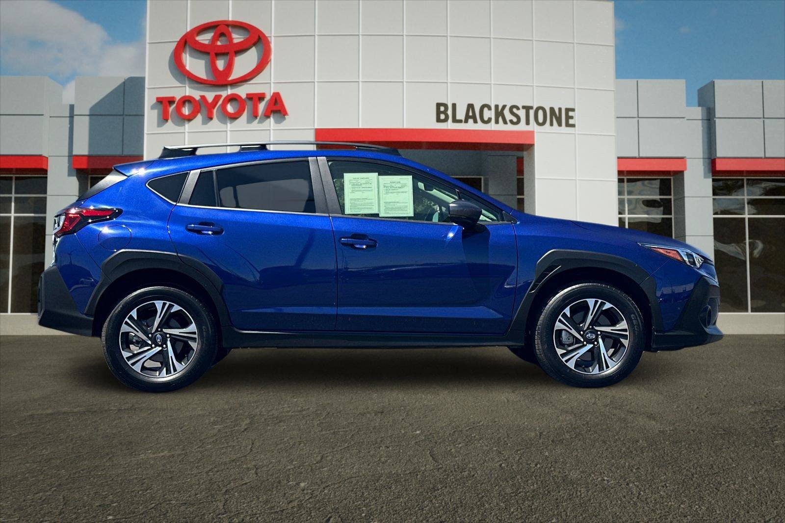 Used 2025 Subaru Crosstrek 2.5i Premium AWD/4WD image 2