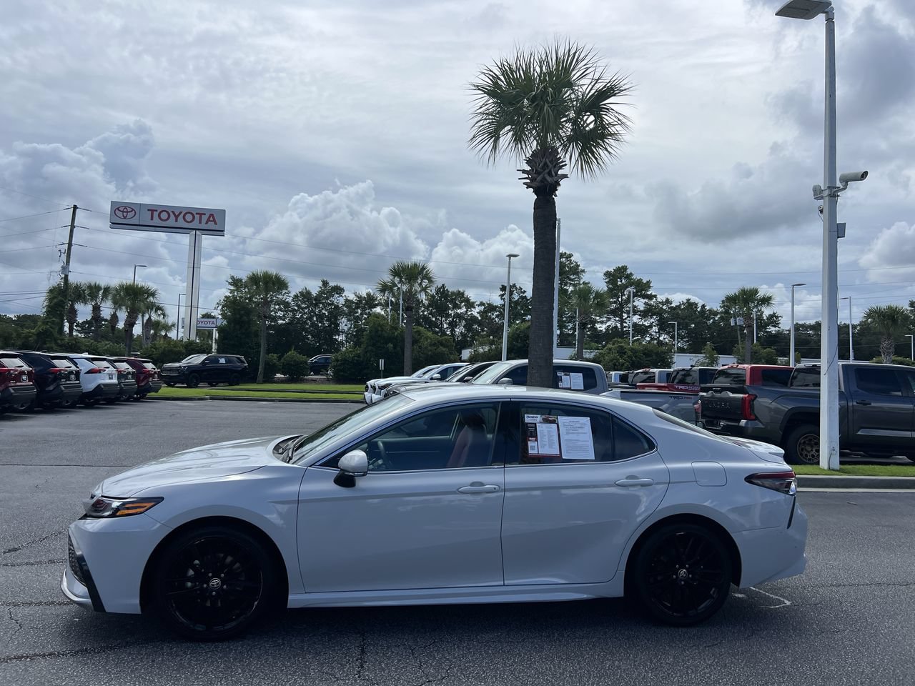 Used 2024 Toyota Camry XSE FWD image 7