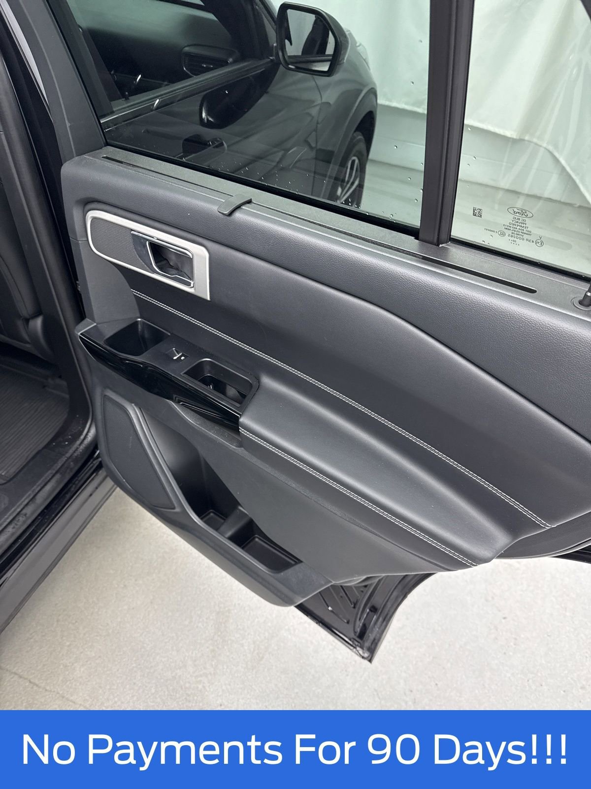 Used 2023 Ford Explorer ST image 40