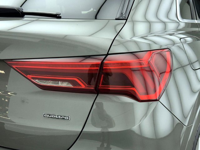 Used 2021 Audi Q3 2.0T Premium w/ Convenience Package AWD/4WD image 9