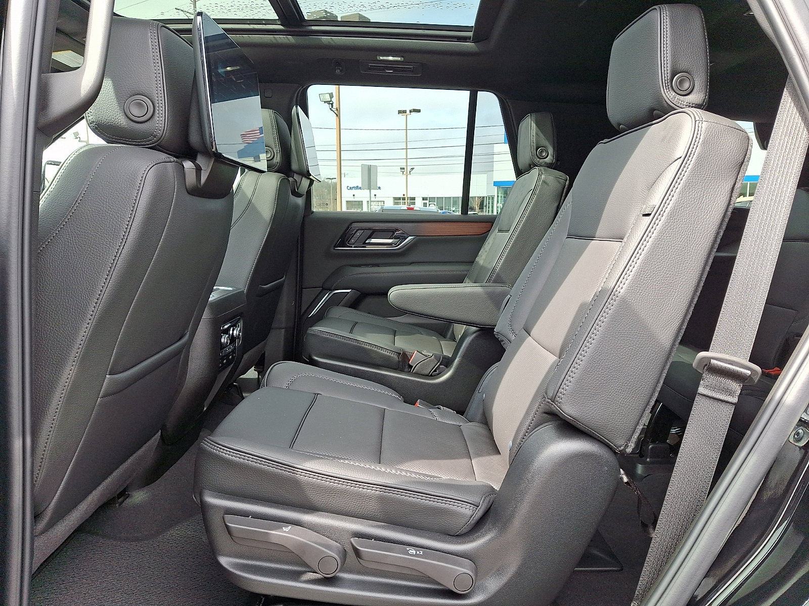 Certified 2026 GMC Yukon Denali w/ Denali Reserve Package image 10