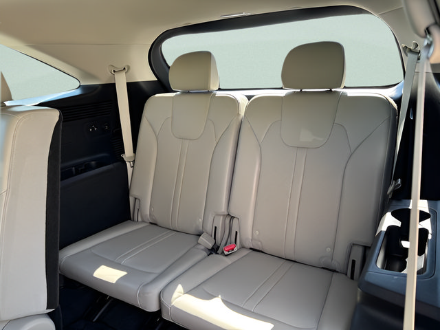 Used 2023 Kia Sorento S w/ Panoramic Sunroof Package AWD/4WD image 6