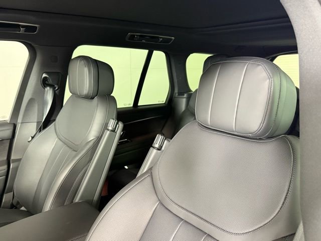 New 2025 Land Rover Range Rover SE image 15