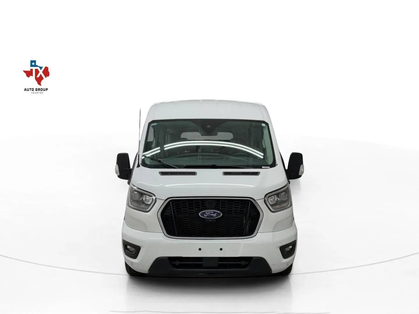 Used 2023 Ford Transit 350 XLT RWD image 7