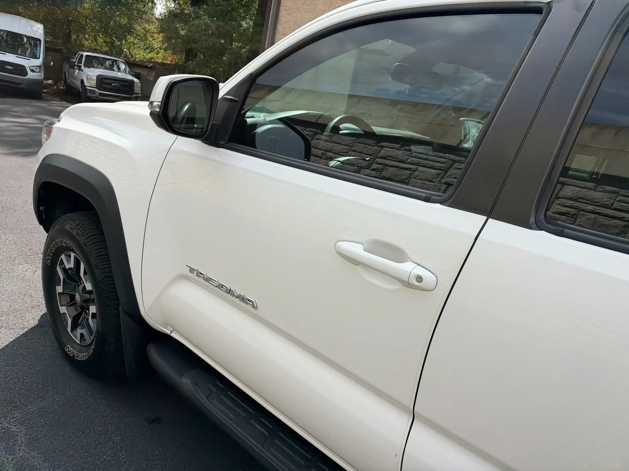 Used 2019 Toyota Tacoma TRD Off-Road w/ Technology Package AWD/4WD image 29