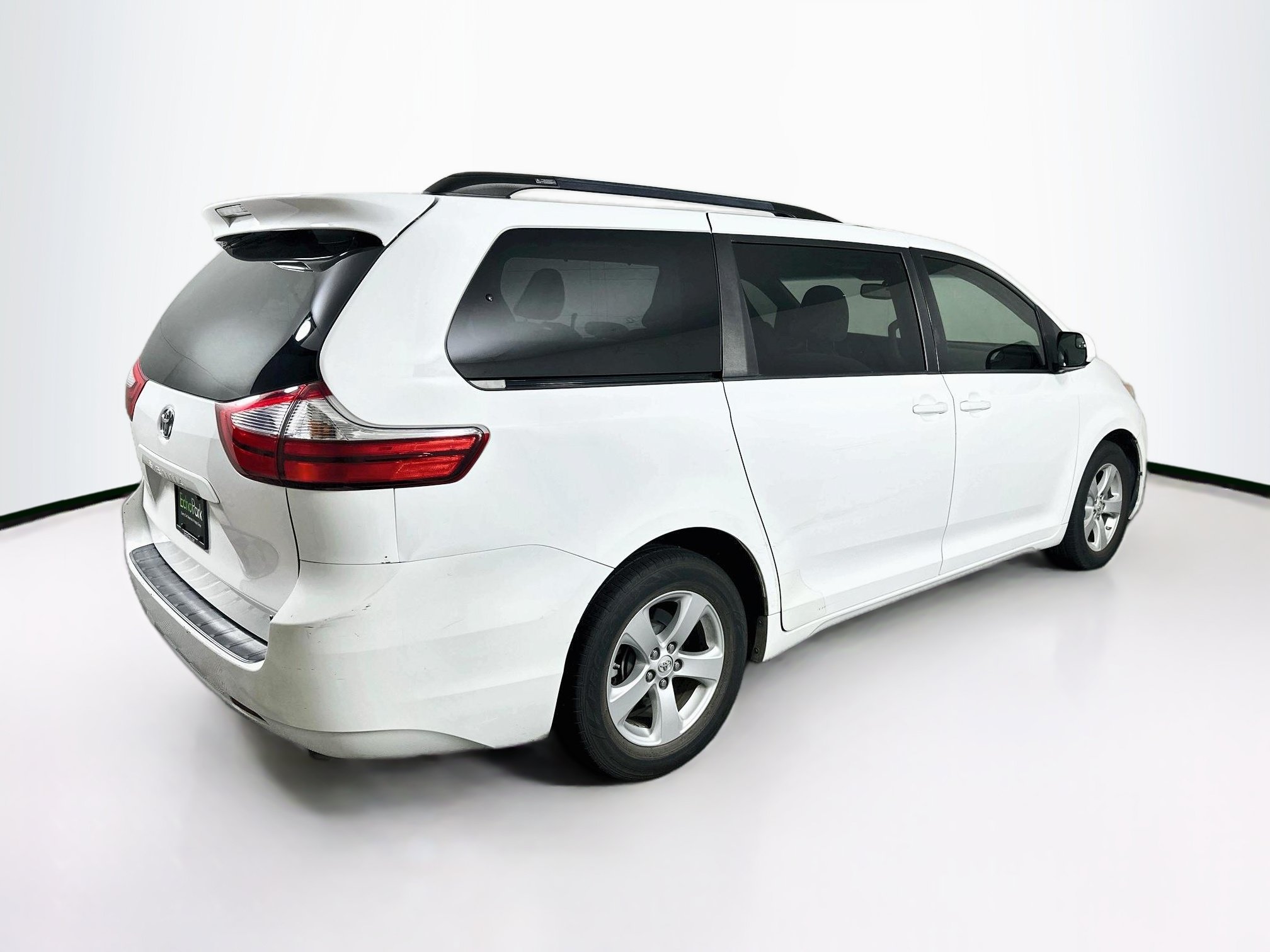 Used 2017 Toyota Sienna LE FWD image 9