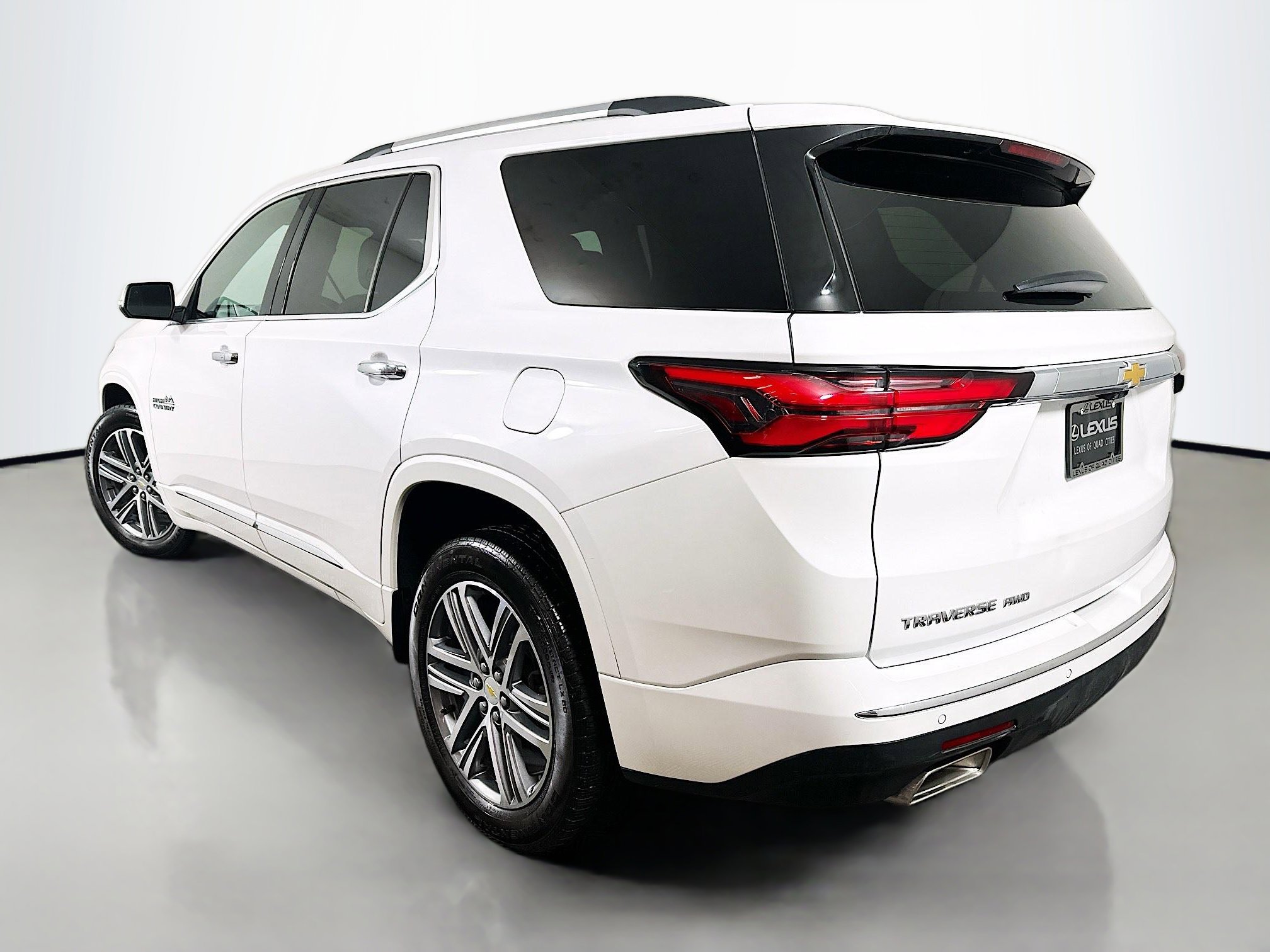 Used 2023 Chevrolet Traverse High Country image 5