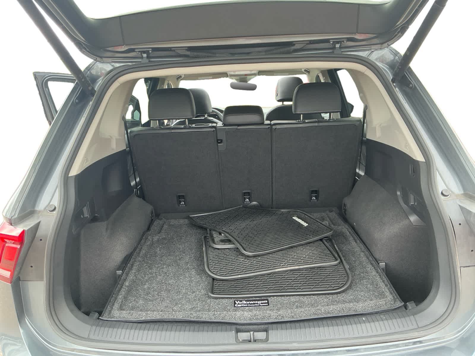 Used 2024 Volkswagen Tiguan SE w/ Panoramic Sunroof Package AWD/4WD image 24