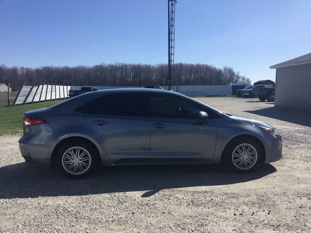 Used 2025 Toyota Corolla LE FWD image 2