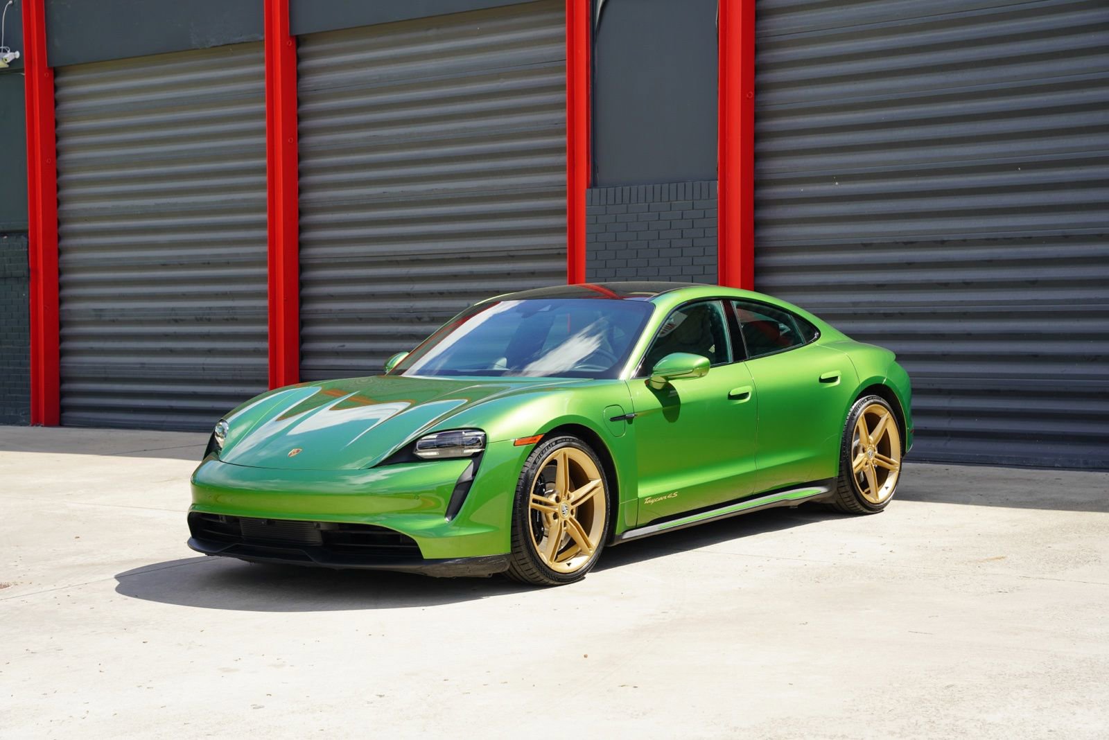 Used 2022 Porsche Taycan 4S image 1