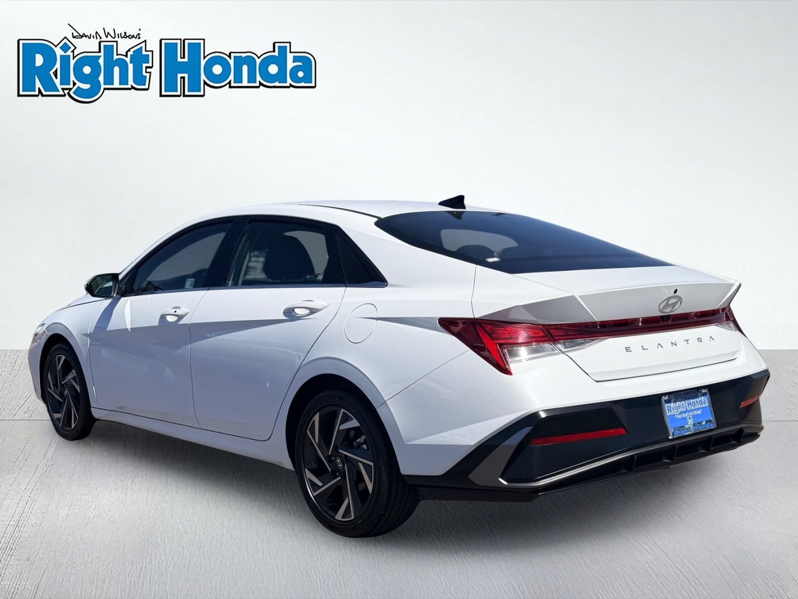 Used 2025 Hyundai Elantra SEL FWD image 4